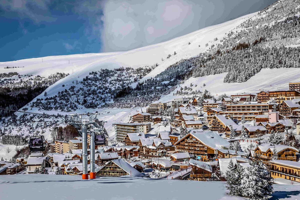 Alpe d'Huez Glacius Ski Travel Specialists France Ski Resorts Alpe d'Huez Glacius Ski Travel Specialists France Ski Resorts